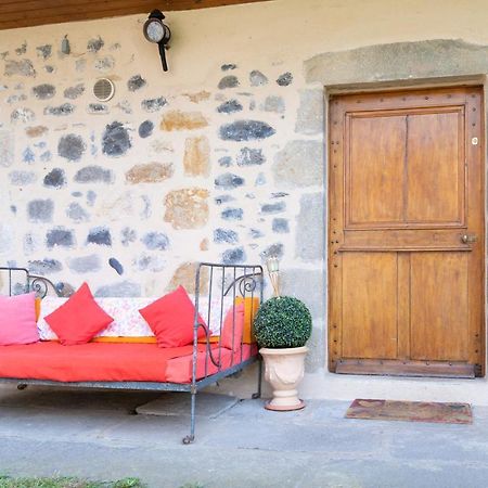 Les Pieds Dans L Herbe Meilhaud Exterior foto